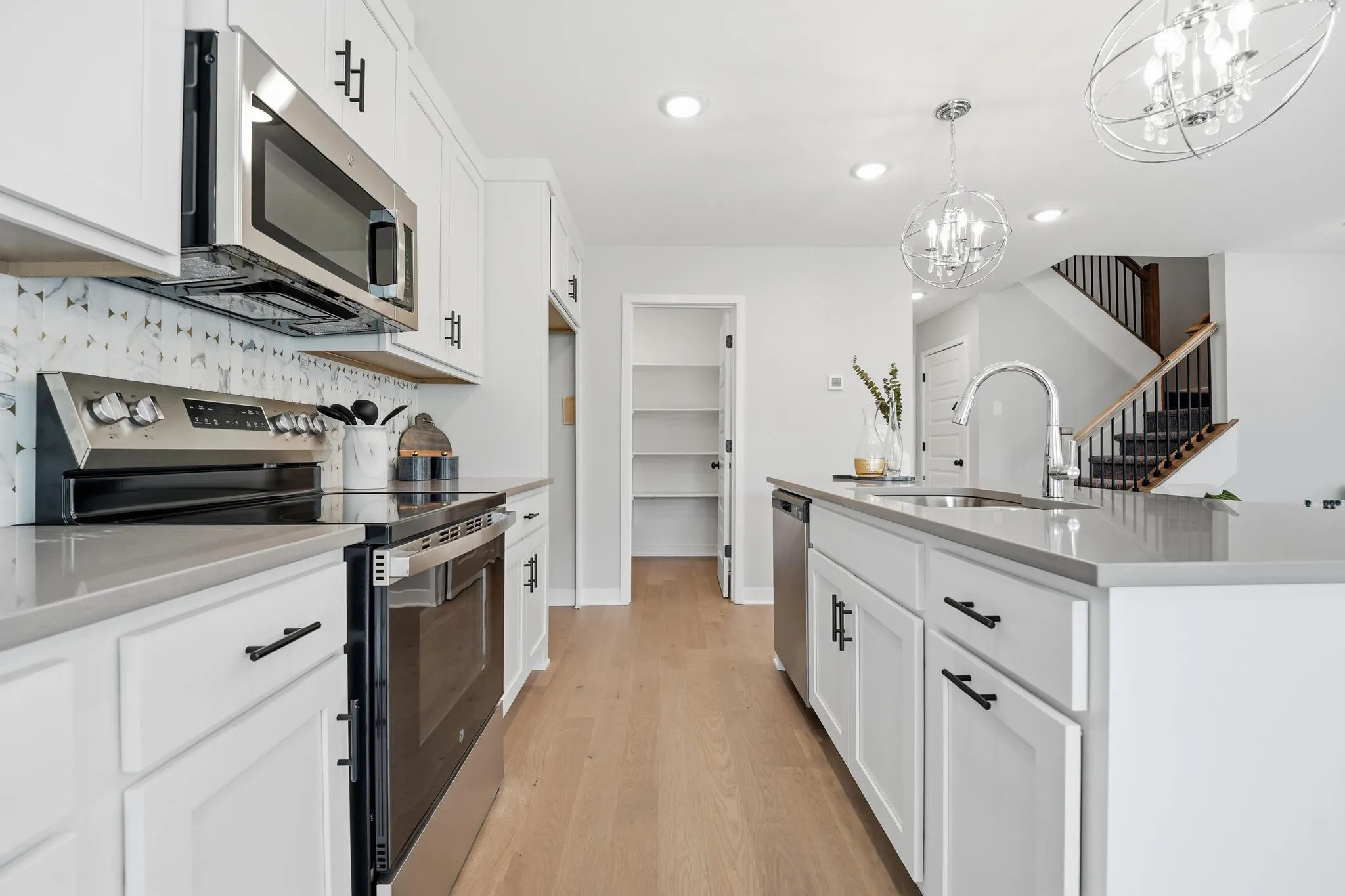 Lot 129 707 Glenn Cir Magnolia Modern Kitchen 2