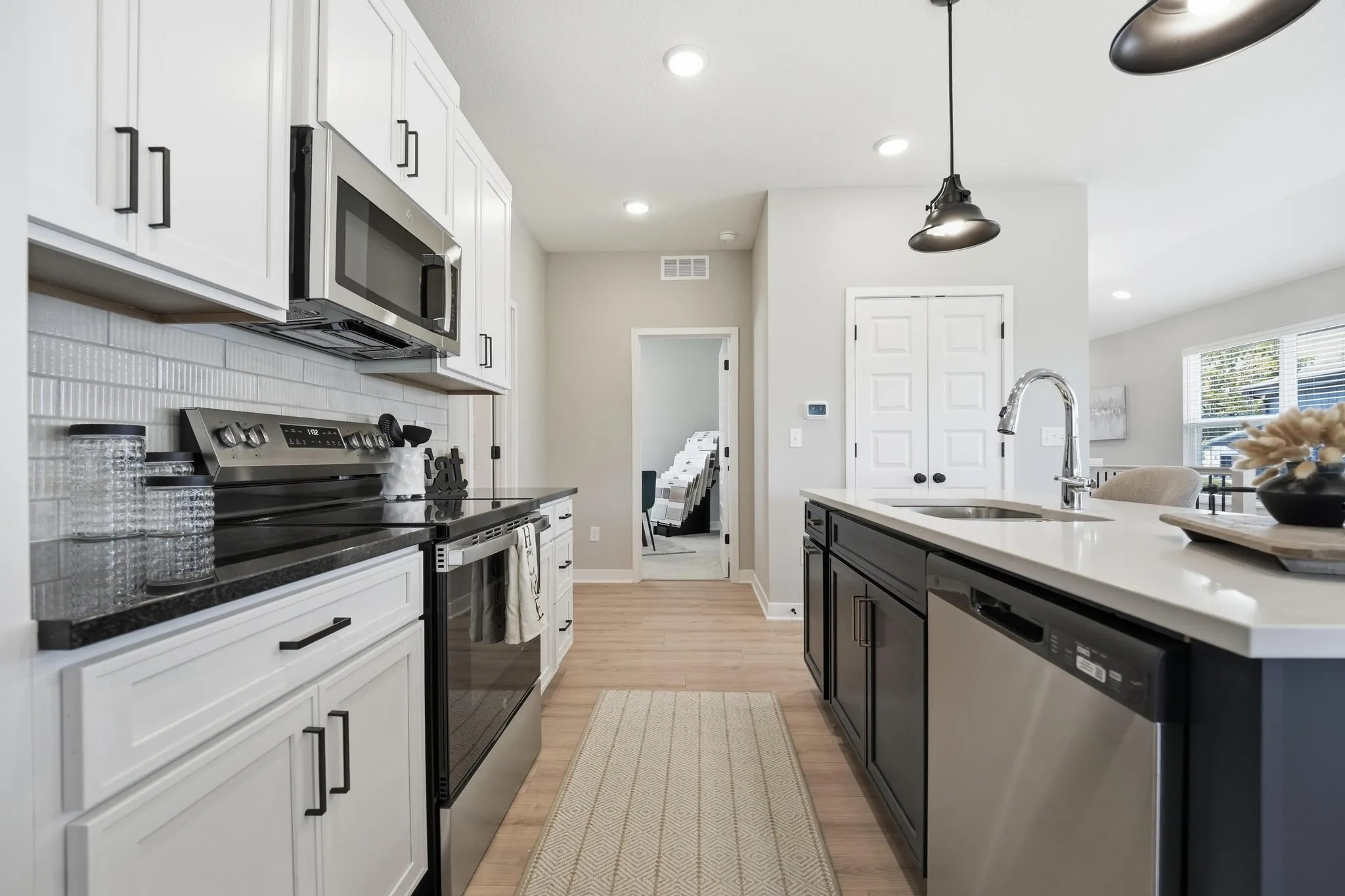 Lot 142 804 Glenn Cir Sunflower Farmhouse Kitchen