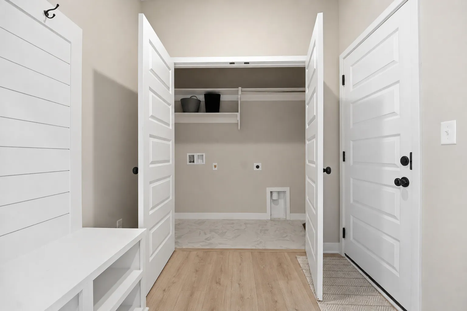 Lot 142 804 Glenn Cir Sunflower Farmhouse Laundry
