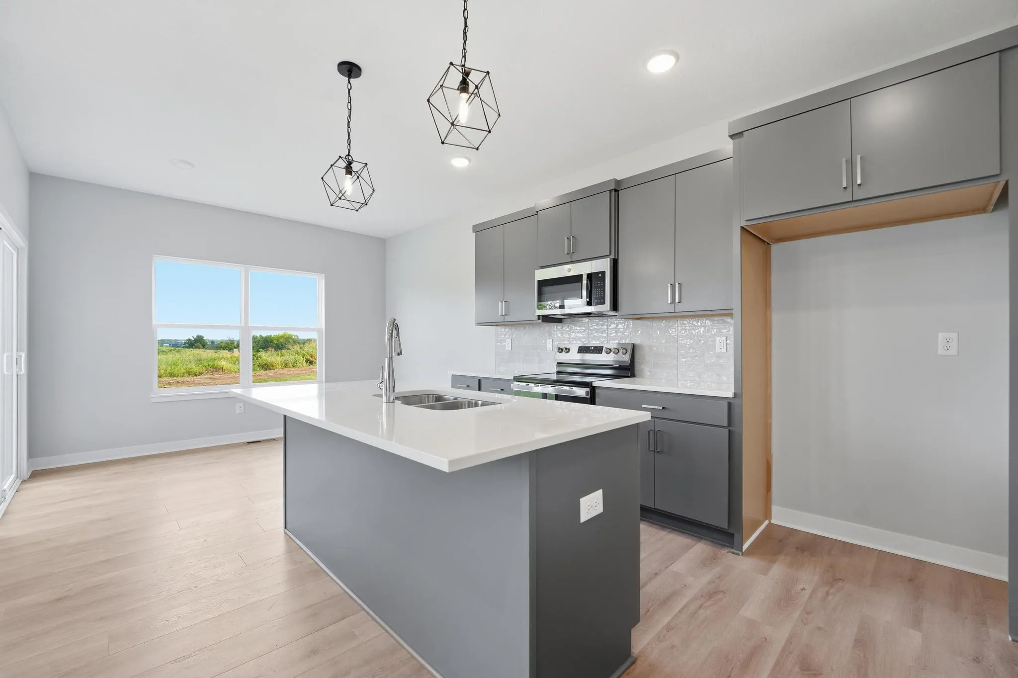 Lot 143 806 Glenn Cir. Lily Modern Kitchen