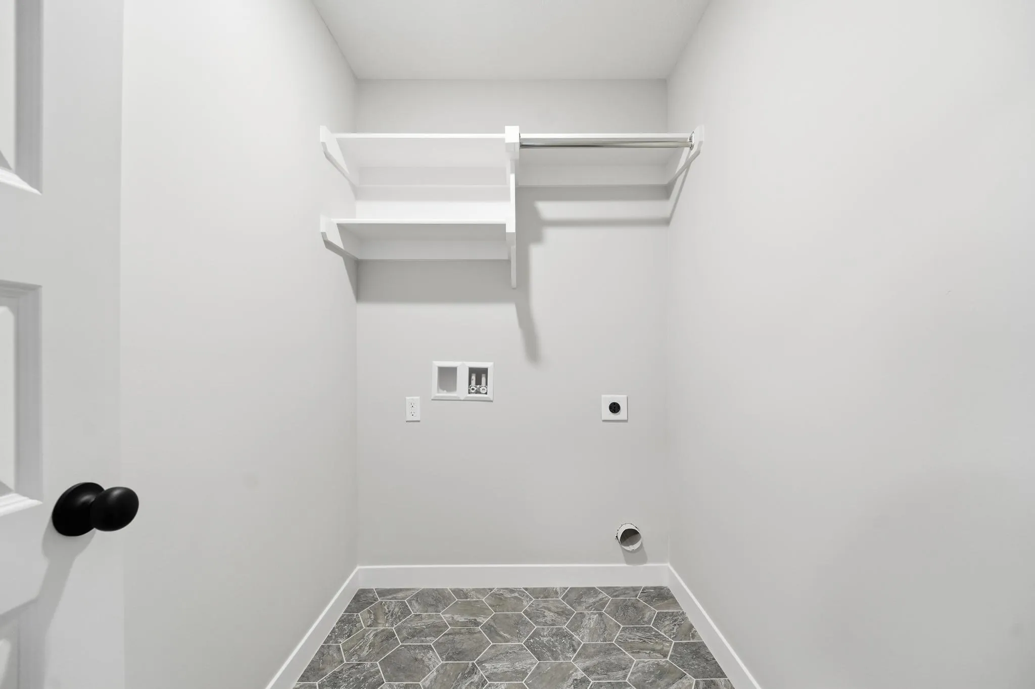 Lot 143 806 Glenn Cir. Lily Modern Laundry
