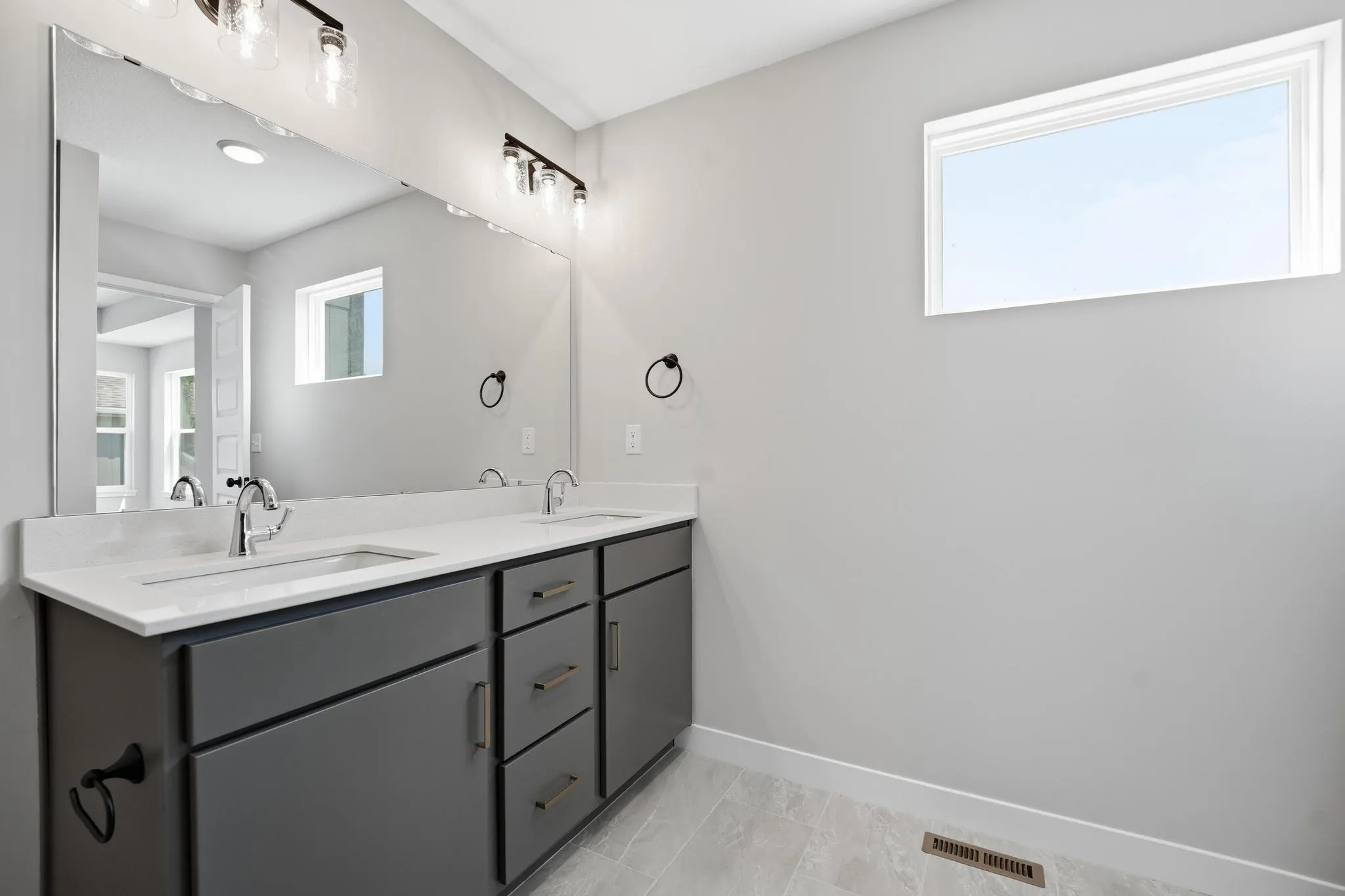 Lot 143 806 Glenn Cir. Lily Modern Second Bathroom