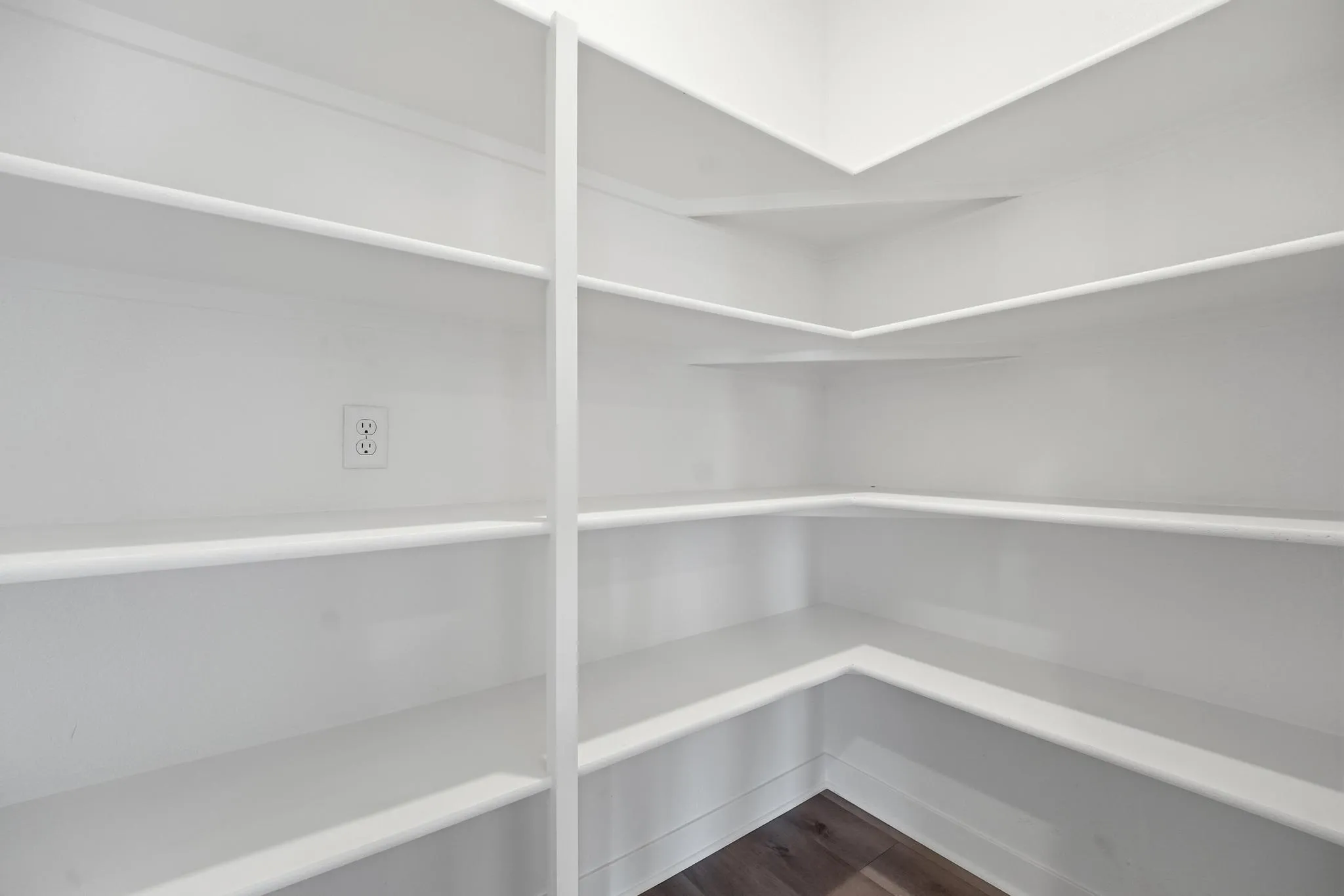 Lot 143 806 Glenn Cir. Lily Modern Walk In Pantry