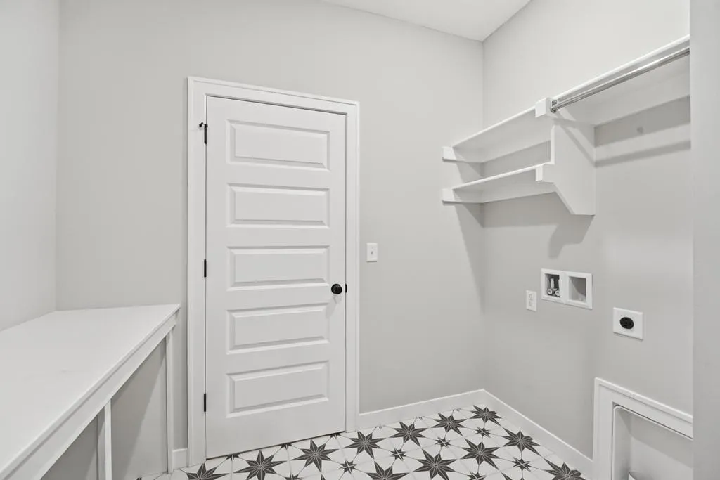 Lot 153ER 509 SW Newport Dr Avalon Contemorary Laundry