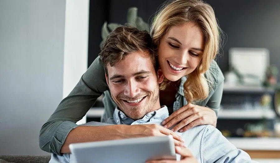 Avital Homes keys beside a welcome-home message