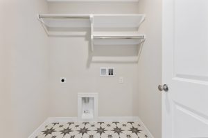79WR 13305 W 179th Str. Crestwood Craftsman Laundry
