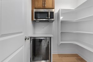 79WR 13305 W 179th Str. Crestwood Craftsman Walk In Pantry