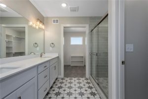 Crestwood Craftsman Master Bath