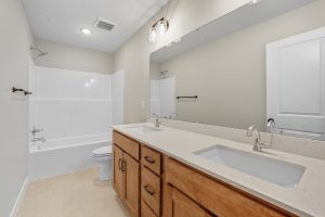 Crestwood Craftsman (137) Bathroom 2