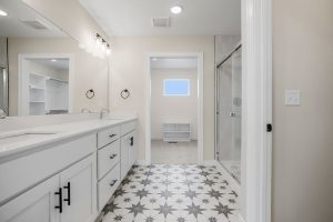 16716 S Twilightln Crestwood Farmhouse Master Bath