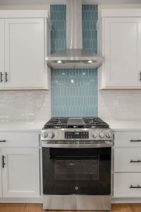 16716 S Twilightln Crestwood Farmhouse Range and Oven