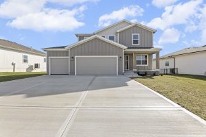 Lot 6WC 18637 W 193rd Street Crestwood Farmhouse Front Elevation